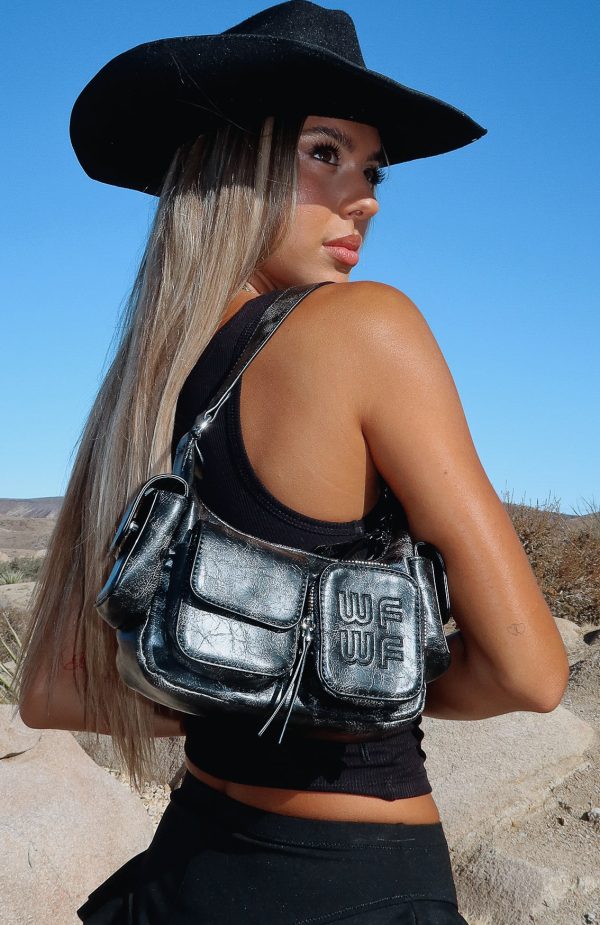 DOLLY_SHOULDER_BAG_._9