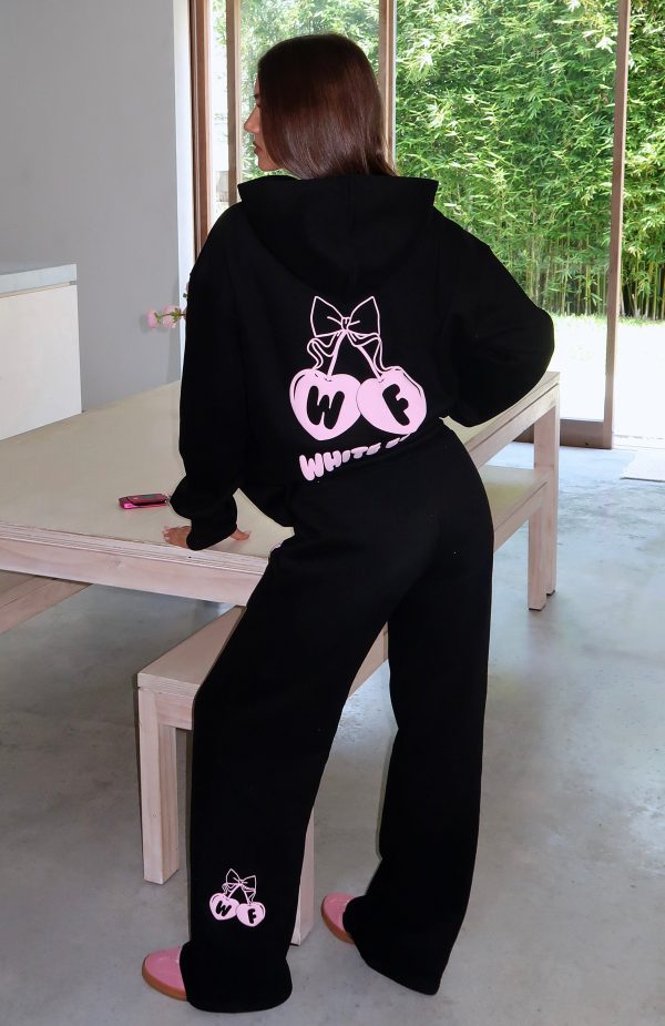 FEEL_THE_LOVE_HOODIE_FEEL_THE_LOVE_SWEATPANTS_02.12.2402