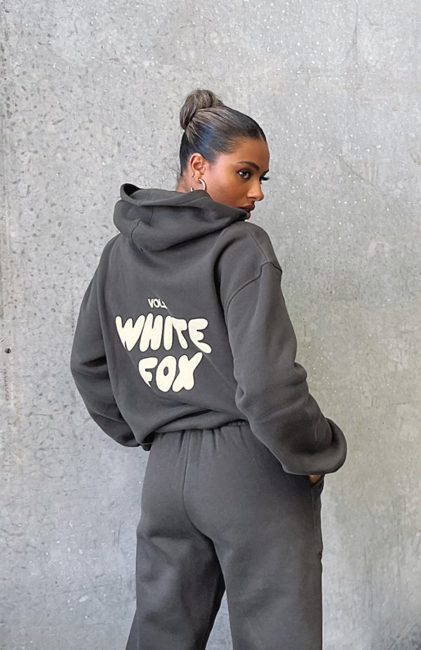 OFFSTAGE_HOODIE_OFFSTAGE_SWEATPANTS_05_10_21_0042_48a3ae51-dc4e-4eff-a051-6e8498c4c08a