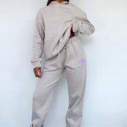 OFFSTAGE_HOODIE_OFFSTAGE_SWEATPANTS_CLOUD_21.11.23_03_015ca853-9551-4776-a8d0-90300d2042a1