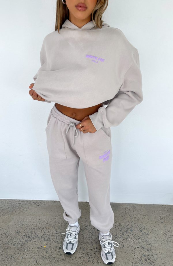 OFFSTAGE_HOODIE_OFFSTAGE_SWEATPANTS_CLOUD_21.11.23_04_05d2df17-4ee5-4c26-b115-07c929277230
