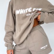 OFFSTAGE_SWEATER_OFFSTAGE_LOUNGE_SHORTS_FAWN_21.11.23_01