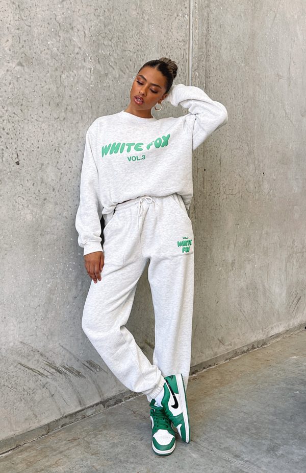 OFFSTAGE_SWEATER_OFFSTAGE_SWEATPANTS_05_10_21_0016