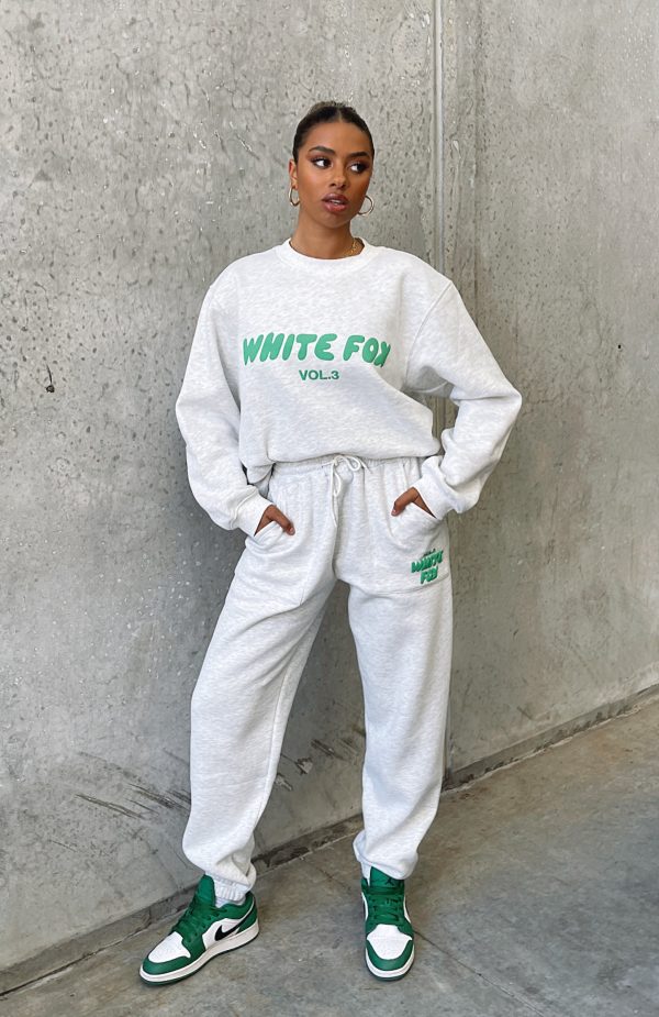 OFFSTAGE_SWEATER_OFFSTAGE_SWEATPANTS_05_10_21_0018