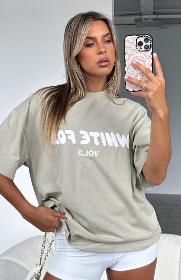 OFFSTAGE_TEE050123_03