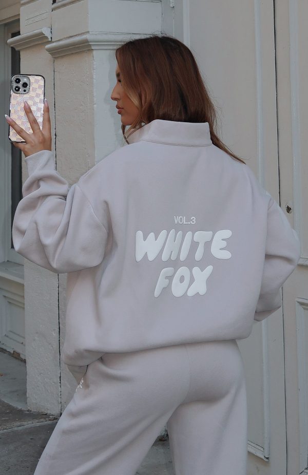 OFFSTAGE_ZIP_FRONT_SWEATER_MOON_OFFSTAGE_WIDE_LEG_SWEATPANTS_MOON_06.11.24_01