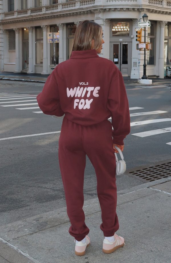 OFFSTAGE_ZIP_FRONT_SWEATER_RED_VELVET_OFFSTAGE_SWEATPANTS_RED_VELVET_06.11.24_12