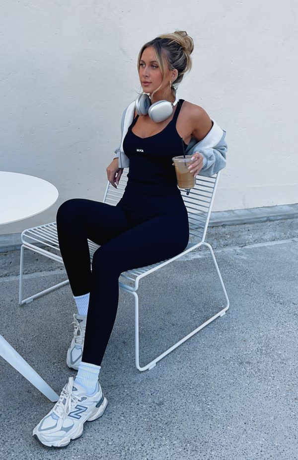 PERFORMANCE_SPORTS_CROP_INTENSITY_SCRUNCH_LEGGINGS_01.11.23_01