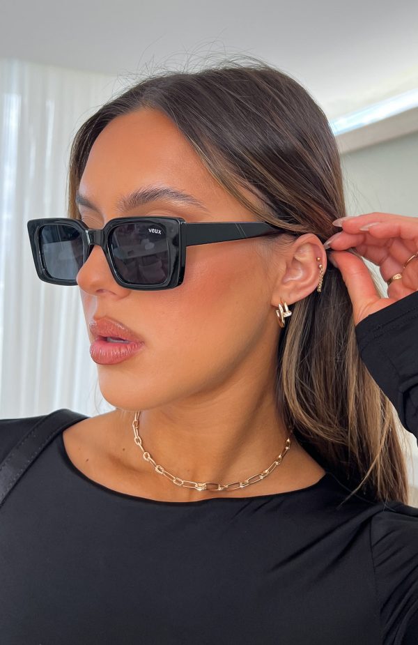 ROBERTA_SUNGLASSES_12.09.23_01