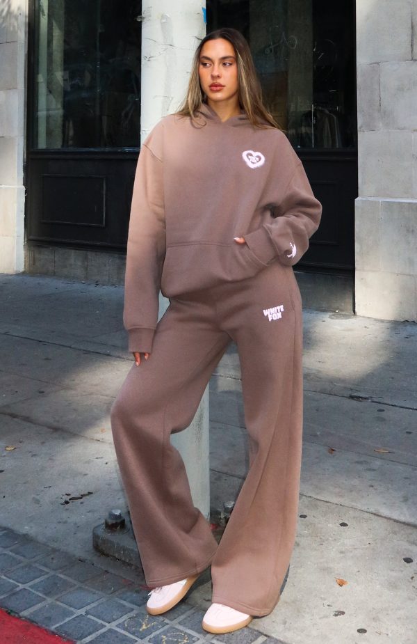 WHITE-FOX-11TH-STREET-CITY-GIRL-AT-HEART-OVERSIZED-HOODIE-BROWN-PINK-11TH-STREET-CITY-GIRL-AT-HEART-WIDE-LEG-SWEATPANTS-BROWN-PINK_09.02.25_07