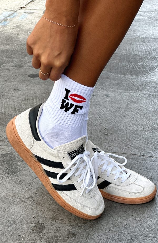 WHITE-FOX-11TH-STREET-CITY-OF-DREAMS-SOCKS-WHITE-BLACK-RED_09.02.25_01