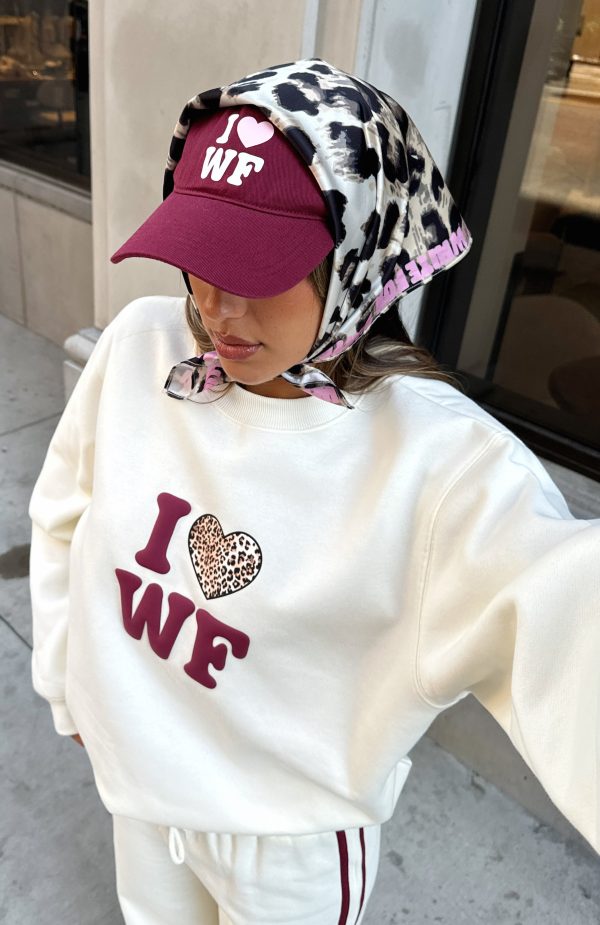 WHITE-FOX-11TH-STREET-CONCRETE-JUNGLE-OVERSIZED-SWEATER-WHITE-RED-11TH-STREET-OUT-AND-ABOUT-WIDE-LEG-SWEATPANTS-WHITE-RED-11TH-STREET-SHES-SO-LUCKY-HEADSCARF-LEOPARD_09.02.25_03