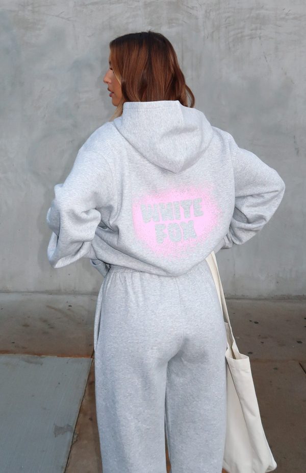 WHITE-FOX-11TH-STREET-KEEPING-IT-REAL-OVERSIZED-HOODIE-GREY-PINK-11TH-STREET-KEEPING-IT-REAL-SWEATPANTS-GREY-PINK_09.02.25_08