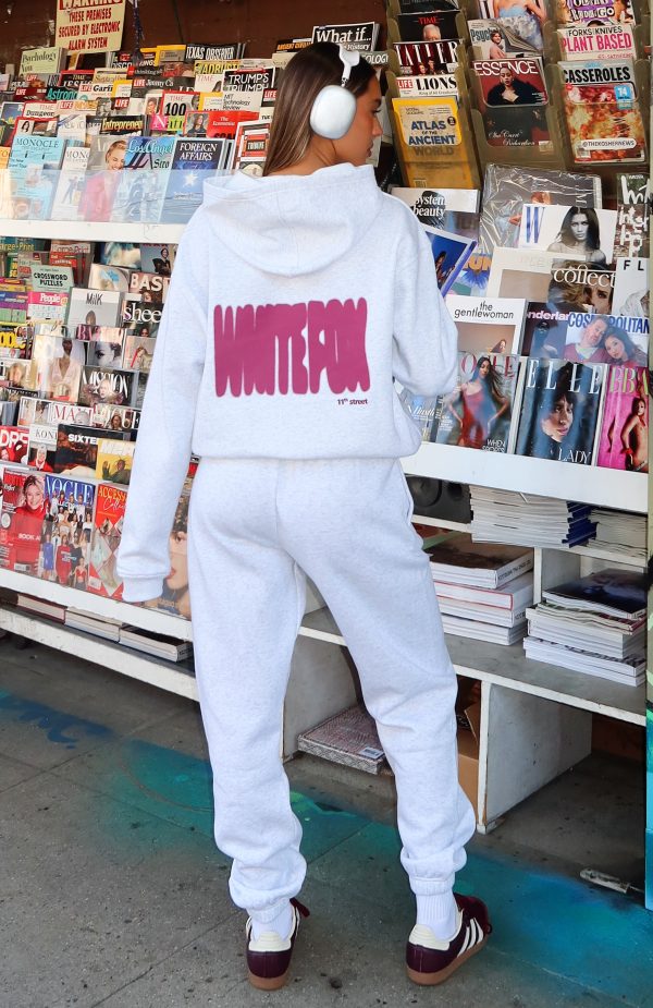WHITE-FOX-11TH-STREET-NEW-YORK-OR-NOWHERE-OVERSIZED-HOODIE-GREY-RED-11TH-STREET-NEW-YORK-OR-NOWHERE-SWEATPANTS-GREY-RED_09.02.25_05