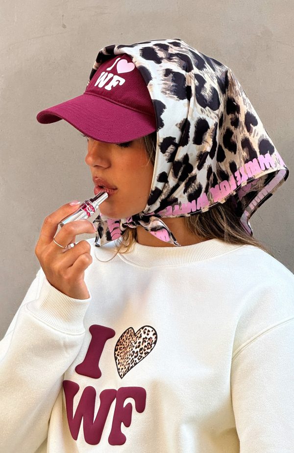 WHITE-FOX-11TH-STREET-SHES-SO-LUCKY-HEADSCARF-LEOPARD-PINK__09.02.25_03_1d45ad3c-2c20-4b7b-8558-ca7dda763c83