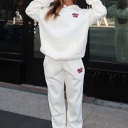 WHITE-FOX-11TH-STREET-SWEET-KISSES-OVERSIZED-HOODIE-WHITE-RED-11TH-STREET-SWEET-KISSES-SWEATPANTS-WHITE-RED_09.02.25_02_15619426-cdb5-49fe-8454-3d191976782f