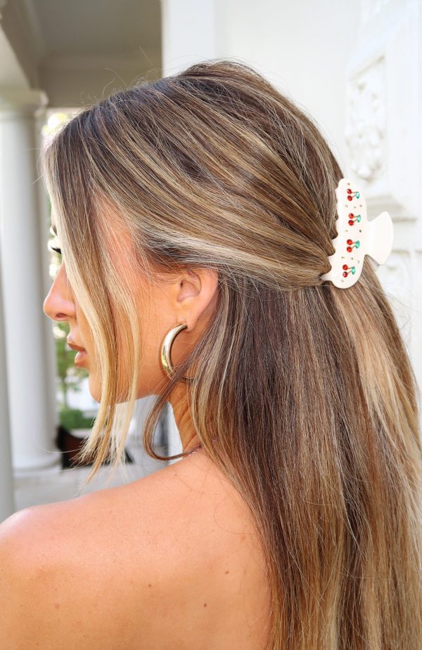 WHITE-FOX-CHERRY-LOVE-HAIR-CLIP-12.3.25-2-2