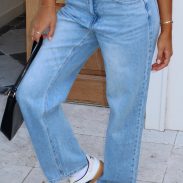 WITH_YOU_LOW_RISE_WIDE_LEG_JEANS_18.09.24_09