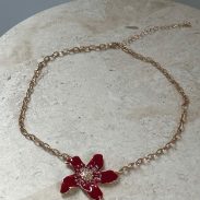 white-fox-anya-necklace-gold.29.5.25.01