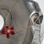 white-fox-anya-necklace-gold.29.5.25.03