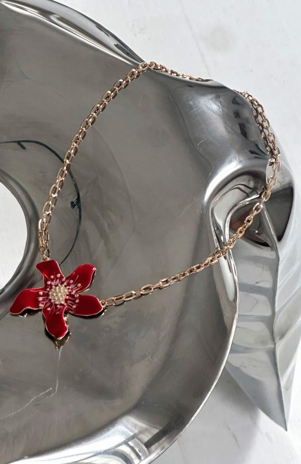 white-fox-anya-necklace-gold.29.5.25.03