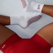 white-fox-energy-is-infinite-grip-socks-white-red.2.05.25.01