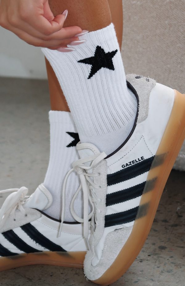 white-fox-from-the-archives-socks-white-black.16.5.25.02