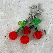 white-fox-harrison-key-ring-red-cherry.15.5.25.02