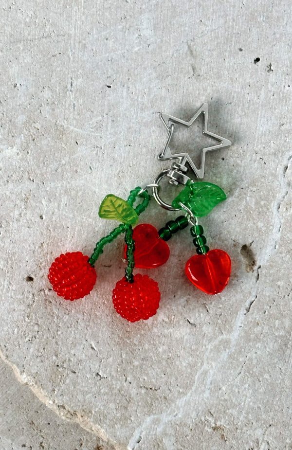 white-fox-harrison-key-ring-red-cherry.15.5.25.02