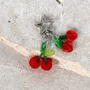 white-fox-harrison-key-ring-red-cherry.15.5.25.03