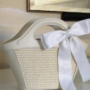 white-fox-jehan-top-handle-bag-white-sweet-serenity-bow-hair-clip-white.30.5.25.01