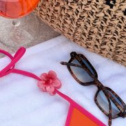 white-fox-josephine-hair-clip-hot-pink.20.5.25.02