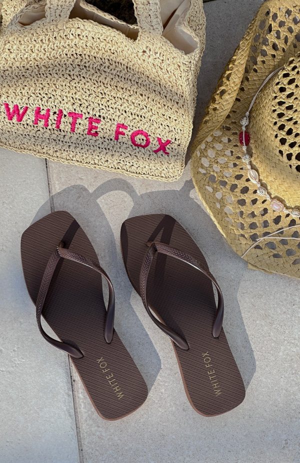 white-fox-josie-thong-sandals-chocolate.20.5.25.03