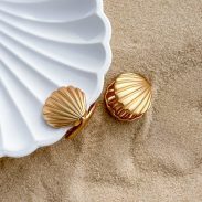 white-fox-kaiko-earrings-vintage-gold.20.5.25.01