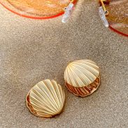 white-fox-kaiko-earrings-vintage-gold.20.5.25.06