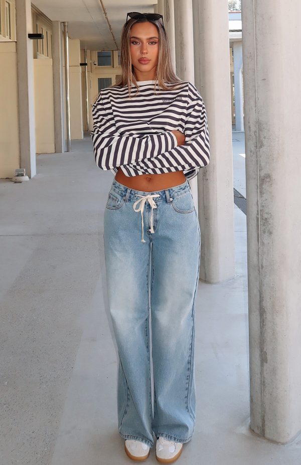 white-fox-kendall-mid-rise-wide-leg-jeans-light-blue-28.5.25-4
