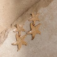 white-fox-loreta-earrings-gold.20.5.25.01