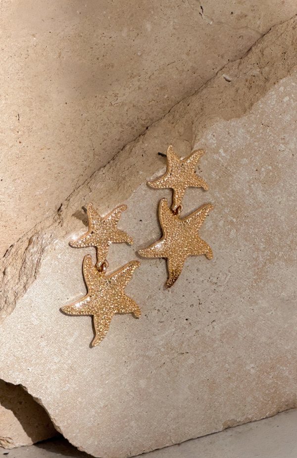 white-fox-loreta-earrings-gold.20.5.25.01
