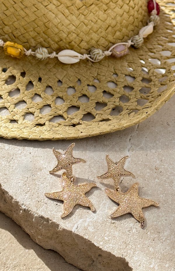 white-fox-loreta-earrings-gold.20.5.25.05