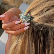 white-fox-madelyn-hair-clip-baby-blue.19.04.25.21