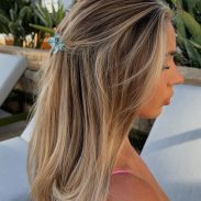white-fox-madelyn-hair-clip-baby-blue.19.04.25.23