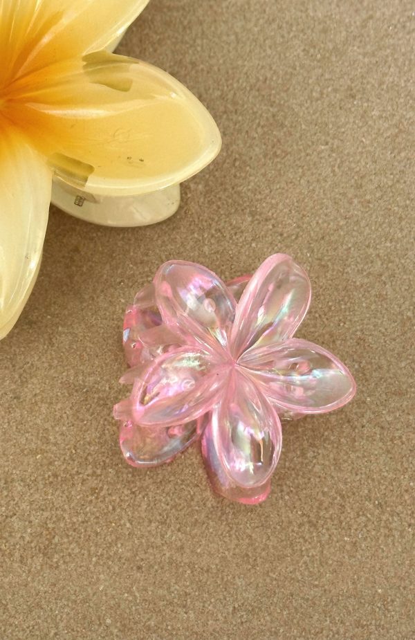 white-fox-madelyn-hair-clip-baby-pink.24.04.25.02