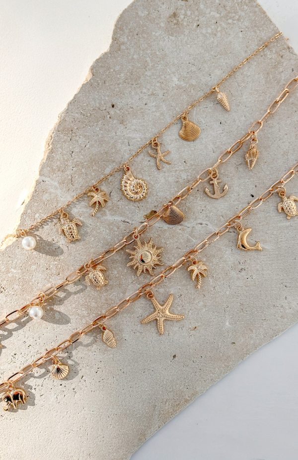 white-fox-mayer-necklace-gold.20.5.25.01
