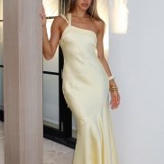 white-fox-miss-those-days-maxi-dress-lemon-yellow.24.04.25.10