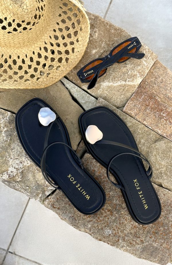 white-fox-nicolette-sandals-black.20.5.25.01