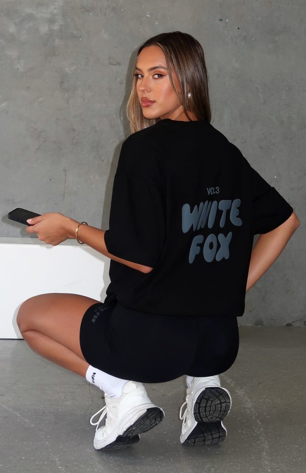 white-fox-offstage-back-graphic-oversized-tee-onyx.2.04.25.08