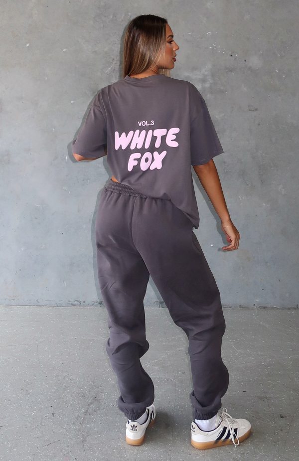 white-fox-offstage-back-graphic-oversized-tee-volcanic.2.04.25.06