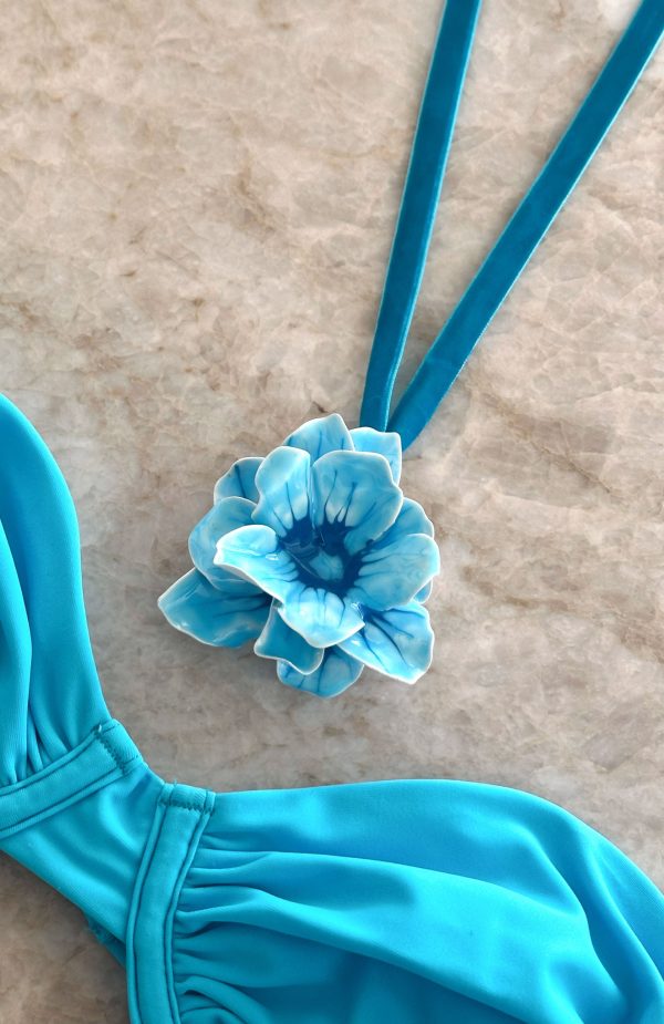 white-fox-rue-necklace-blue.24.04.25.02