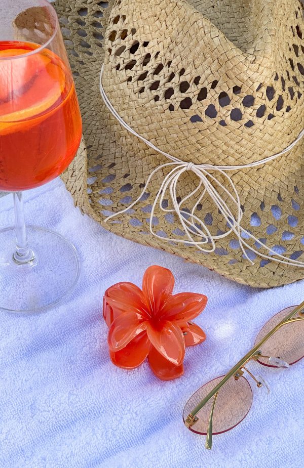 white-fox-summer-mood-flatlay-3