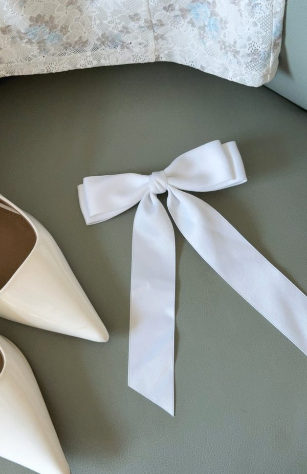 white-fox-sweet-serenity-bow-hair-clip-white.30.5.25.10